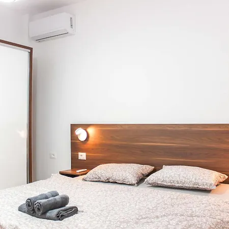2 Bedroom 1142