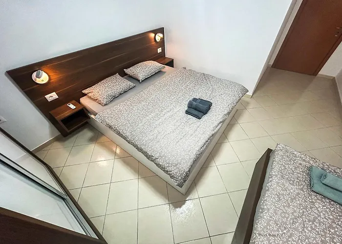 2 Bedroom 1142 Apartment *