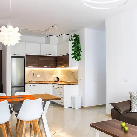 2 Bedroom 1142 Apartment