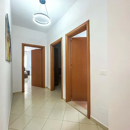 Apartment 2 Bedroom 1142 *