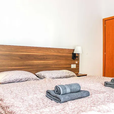 2 Bedroom 1142