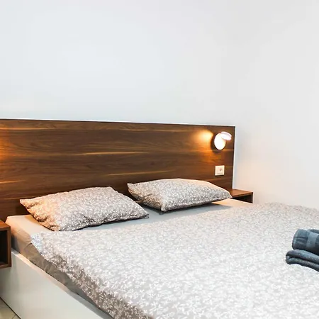 2 Bedroom 1142 Dıraç