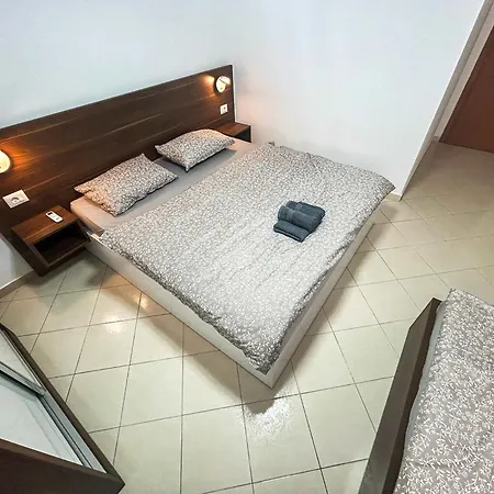 2 Bedroom 1142 Daire *