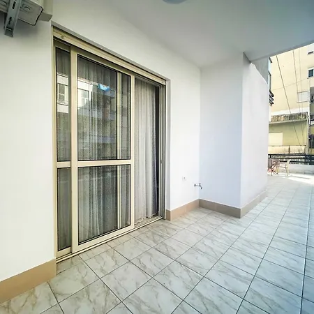 2 Bedroom 1142 *
