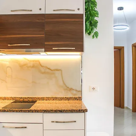 2 Bedroom 1142 *