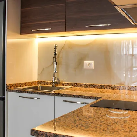 2 Bedroom 1142 Apartment *